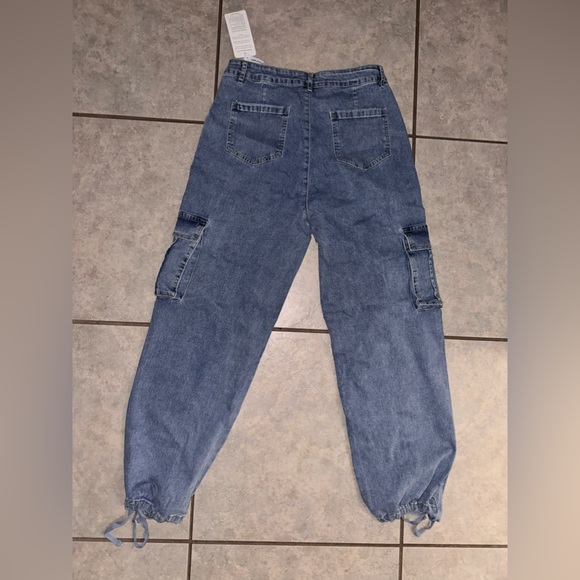 High Waisted Cargo Pants // SiZE M - Picture 11 of 11